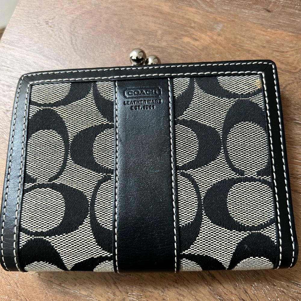 COACH Wallet - Picture 5 of 7